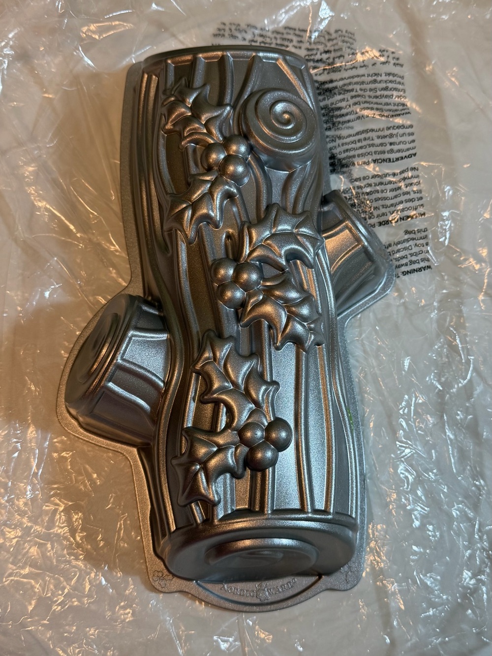 NordicWare Buche De Noel Yule Log Cake Pan Cast Aluminum 9 Cup Holiday Christmas